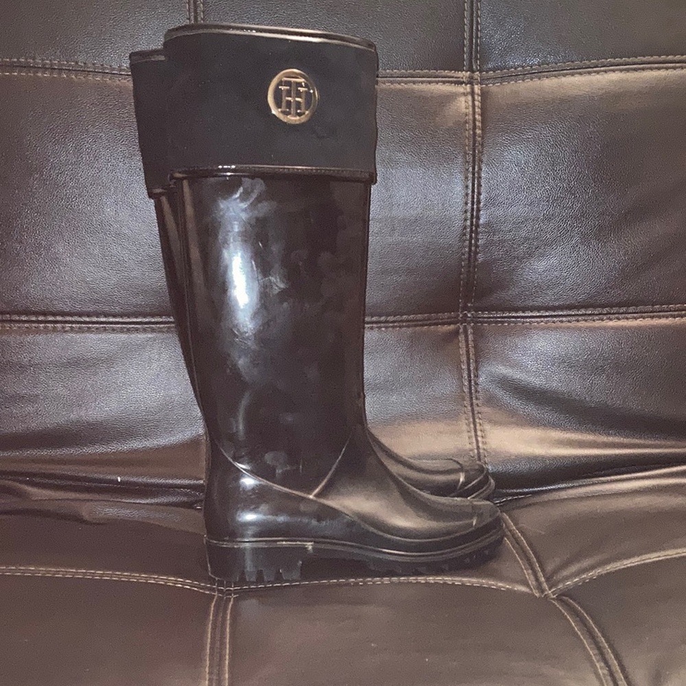 Tommy Hilfiger rain boots in black